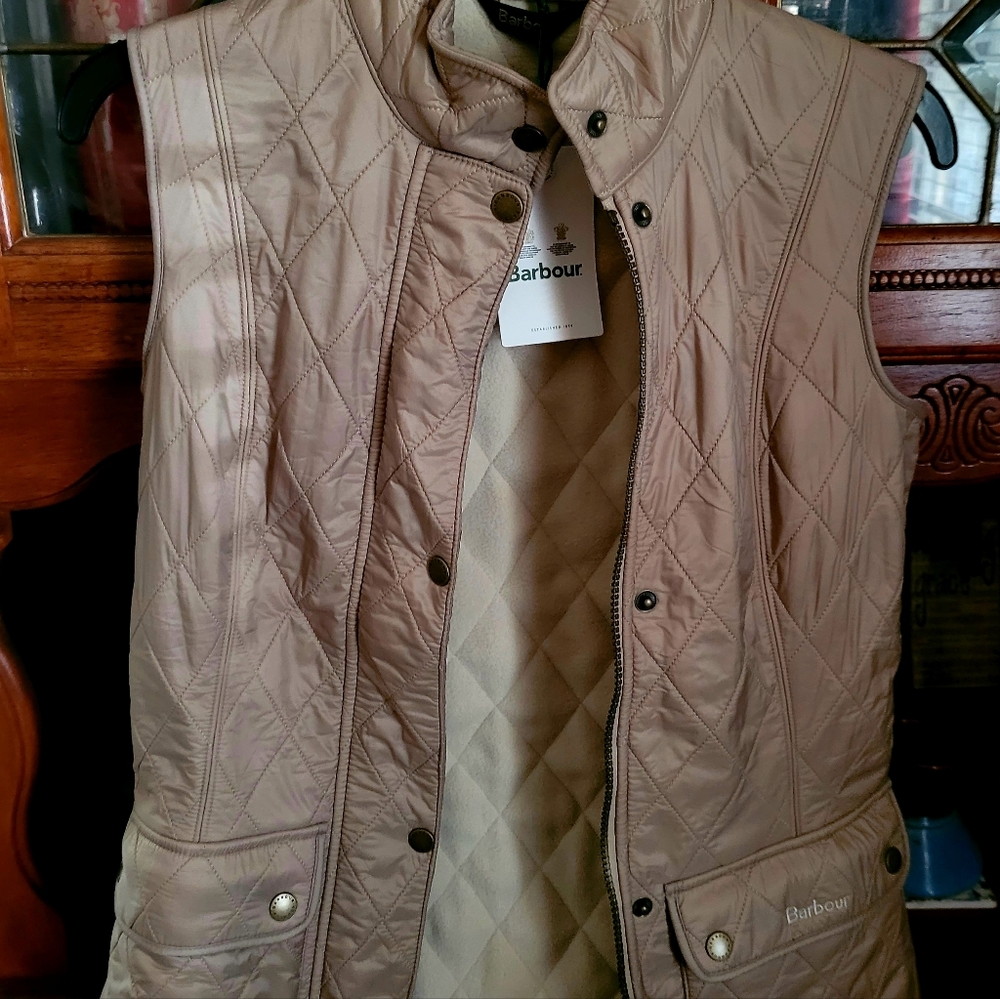 LADIES BARBOUR OTTERBURN GILET - LT TRENCH! Size 6- Small!! BRAND NEW!!
